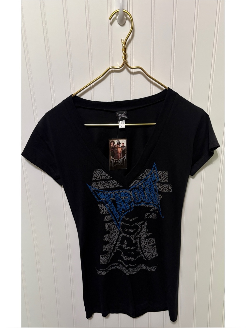 TAP OUT BUD LIGHT Vintage Y2K MMA V-Neck Black Tee Shirt Womens Size Medium NEW